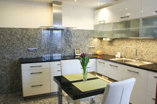 Kuchyňské desky a obklady na míru Plzeň